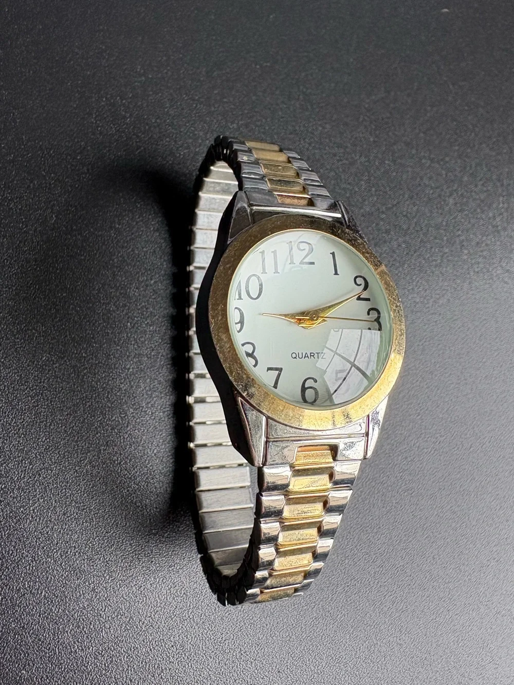 Two-Tone Quartz Wristwatch - Gold & Silver